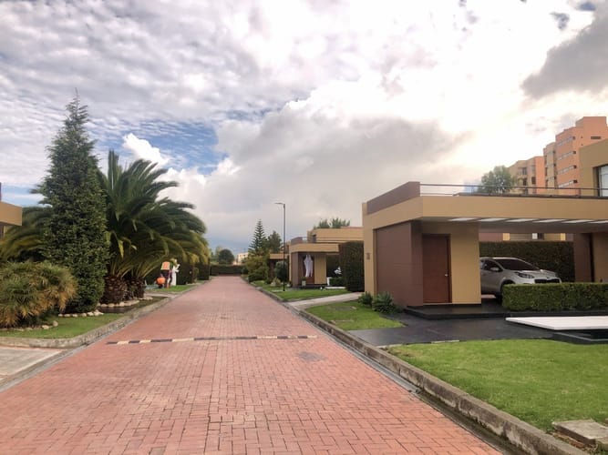 Casa de 4 alcobas en venta en Cerca De Piedra, Chía, 445 m² · foto 18 de 19