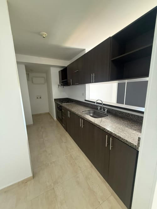 Apartamento de 3 alcobas en arriendo en Granjas De Provenza, Bucaramanga, 70 m² · foto 2 de 9