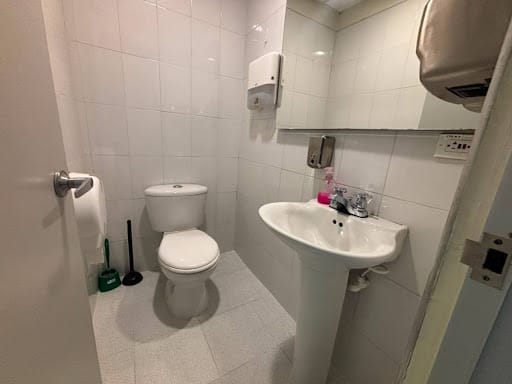 Local en arriendo en Quintas Del Sol De La Mota, Medellín, 130 m² · foto 14 de 19