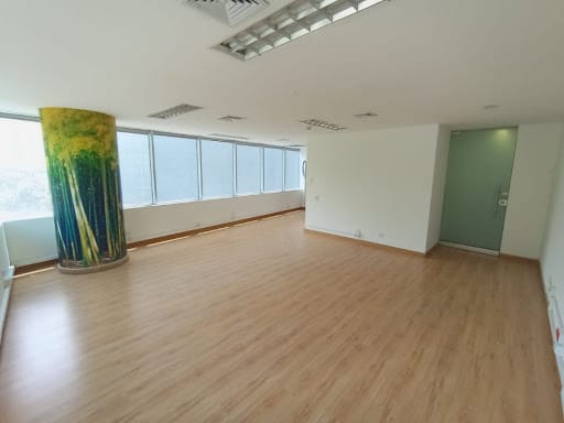 Oficina en arriendo en Loma De San Julian, Medellín, 50 m² · foto 3 de 10