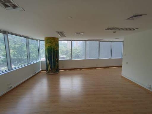 Oficina en arriendo en Loma De San Julian, Medellín, 50 m² · foto 4 de 10
