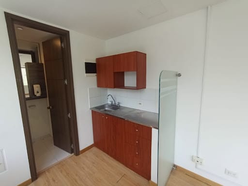 Oficina en arriendo en Loma De San Julian, Medellín, 50 m² · foto 8 de 10