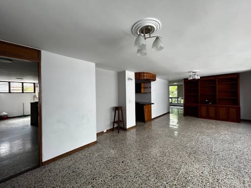 Apartamento de 3 alcobas en venta en Patio Bonito, Medellín, 135 m² · foto 2 de 19