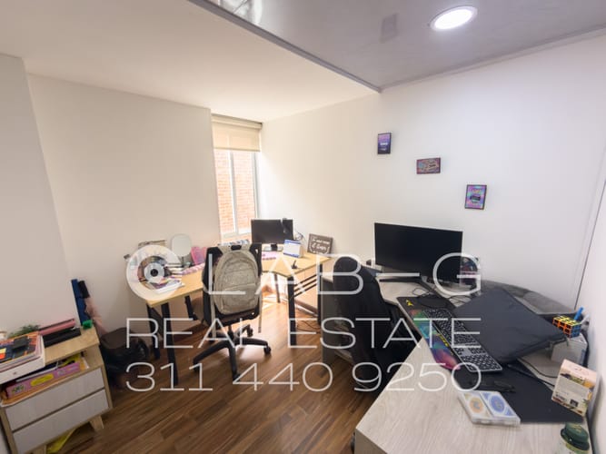 Apartamento de 3 alcobas en venta en Quinta Paredes, Bogotá, 74 m² · foto 12 de 24