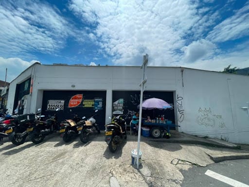 Local en arriendo en Cabecera San Antonio De Prado, Medellín, 293 m² · foto 2 de 12