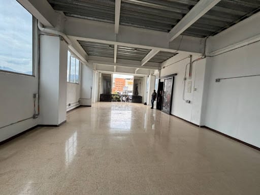 Bodega en arriendo en Perpetuo Socorro, Medellín, 168 m² · foto 5 de 9