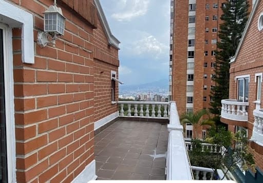 Casa de 5 alcobas en venta en Las Palmas, Medellín, 554 m² · foto 23 de 24