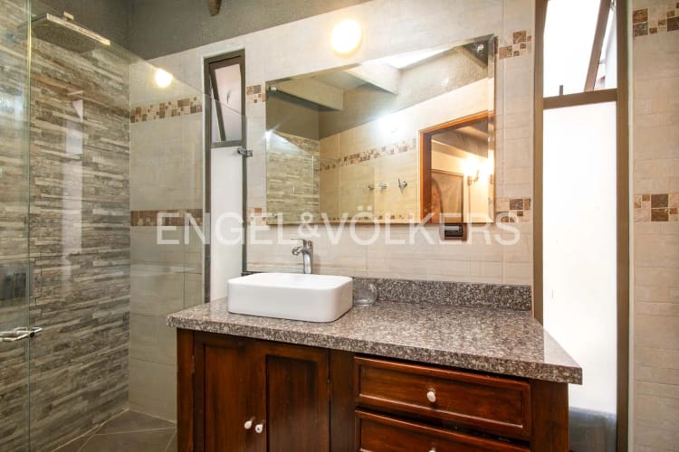 Apartamento de 3 alcobas en venta en Los Rosales, Bogotá, 280 m² · foto 15 de 18