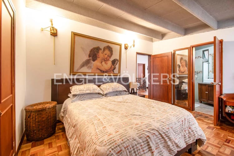 Apartamento de 3 alcobas en venta en Los Rosales, Bogotá, 280 m² · foto 14 de 18