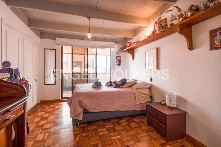 Apartamento de 3 alcobas en venta en Los Rosales, Bogotá, 280 m² · foto 9 de 18