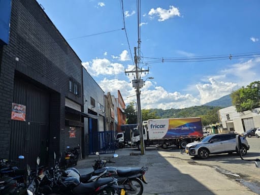 Bodega en arriendo en El Chagualo, Medellín, 500 m² · foto 3 de 17