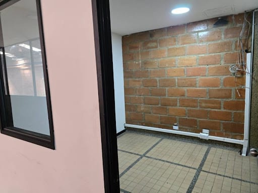 Bodega en arriendo en El Chagualo, Medellín, 500 m² · foto 10 de 17