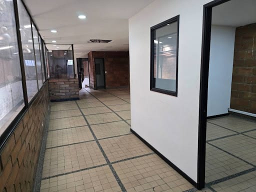 Bodega en arriendo en El Chagualo, Medellín, 500 m² · foto 13 de 17