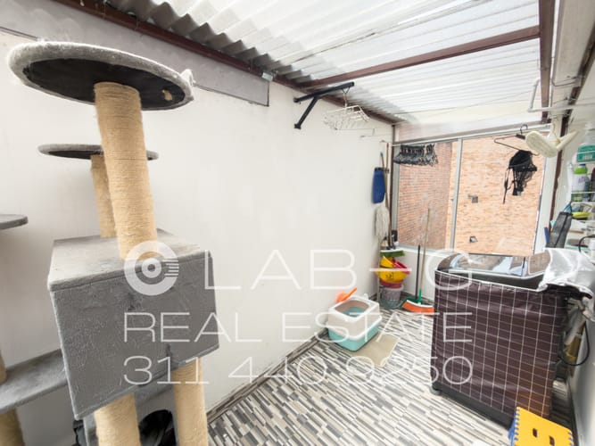 Apartamento de 3 alcobas en venta en Quinta Paredes, Bogotá, 74 m² · foto 23 de 24
