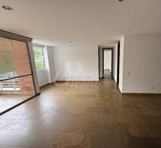 Apartamento de 2 alcobas en arriendo en Loma Del Escobero, Envigado, 85 m² · foto 2 de 14
