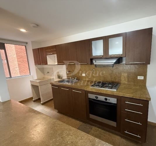 Apartamento de 2 alcobas en arriendo en Loma Del Escobero, Envigado, 85 m² · foto 4 de 14