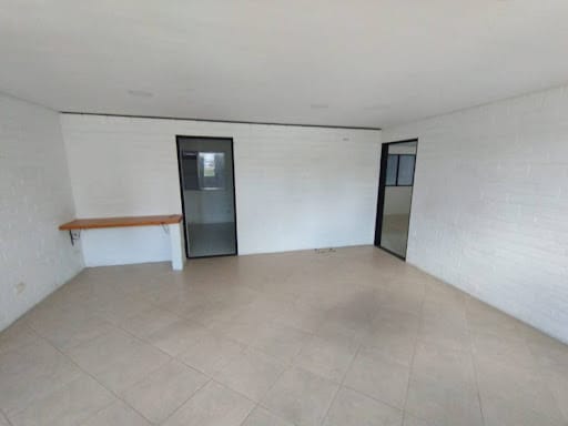 Bodega en arriendo en El Tablazo, Rionegro, 1040 m² · foto 9 de 24