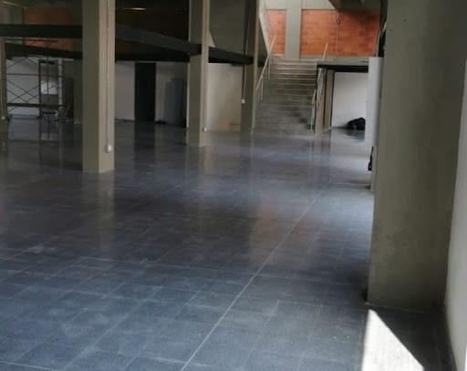 Bodega en venta en Perpetuo Socorro, Medellín, 2600 m² · foto 6 de 8
