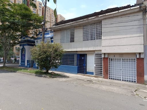 Casa de 15 alcobas en arriendo en Prado, Medellín, 550 m² · foto 2 de 21