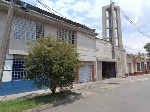 Casa de 15 alcobas en arriendo en Prado, Medellín, 550 m² · foto 3 de 21