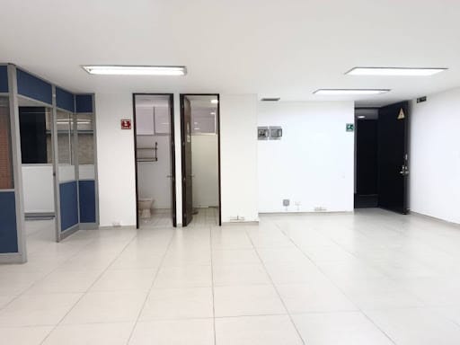 Oficina en arriendo en Milla De Oro, Medellín, 88 m² · foto 2 de 8