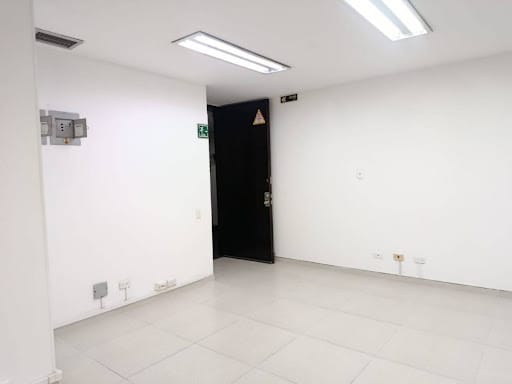 Oficina en arriendo en Milla De Oro, Medellín, 88 m² · foto 7 de 8