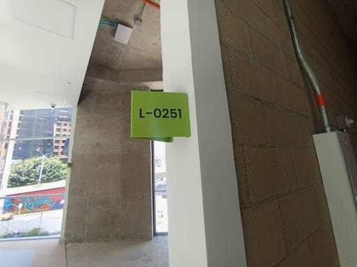 Local en arriendo en Santa Lucía, Medellín, 24 m² · foto 2 de 5