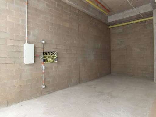 Local en arriendo en Santa Lucía, Medellín, 24 m² · foto 4 de 5