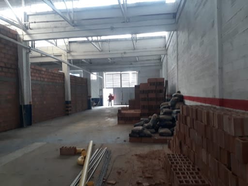 Bodega en arriendo en Rosales, Medellín, 224 m² · foto 3 de 4
