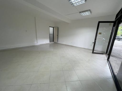 Local en arriendo en Patio Bonito, Medellín, 35 m² · foto 5 de 8