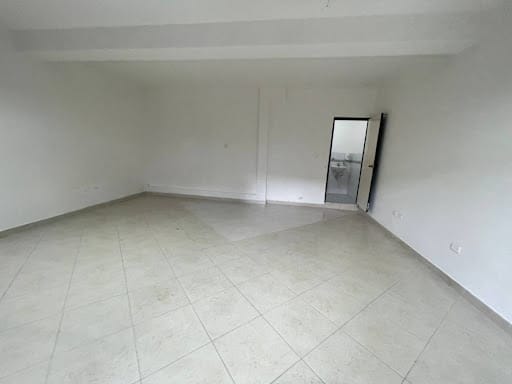 Local en arriendo en Patio Bonito, Medellín, 35 m² · foto 7 de 8