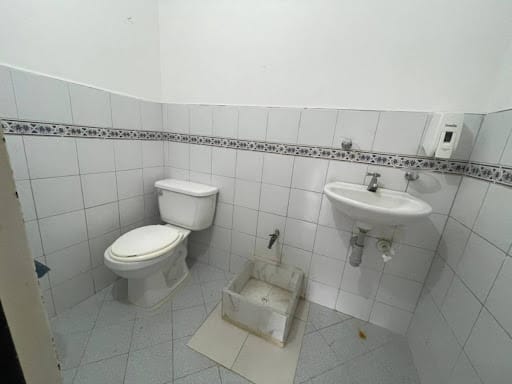 Local en arriendo en Patio Bonito, Medellín, 35 m² · foto 8 de 8