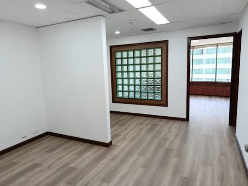 Oficina en arriendo en Patio Bonito, Medellín, 53 m² · foto 3 de 10