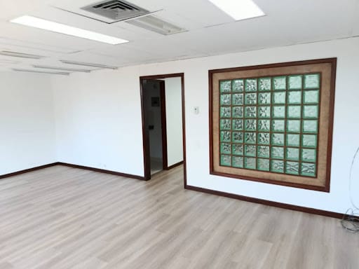 Oficina en arriendo en Patio Bonito, Medellín, 53 m² · foto 4 de 10