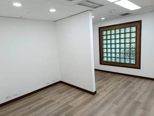 Oficina en arriendo en Patio Bonito, Medellín, 53 m² · foto 6 de 10