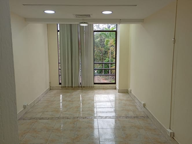 Oficina en arriendo en Astorga, Medellín, 25 m² · foto 2 de 10