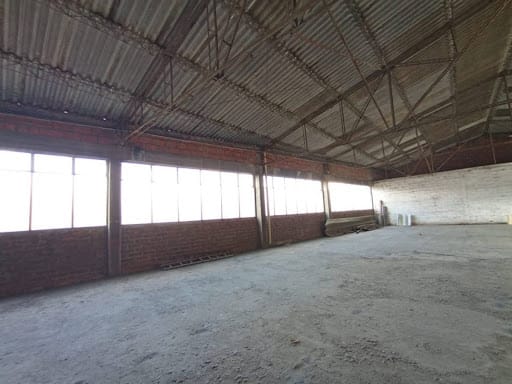 Bodega en arriendo en Cerro Nutibara, Medellín, 1360 m² · foto 4 de 11