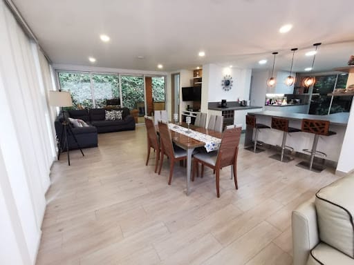 Casa de 4 alcobas en venta en Monteazul, Sabaneta, 696 m² · foto 2 de 15
