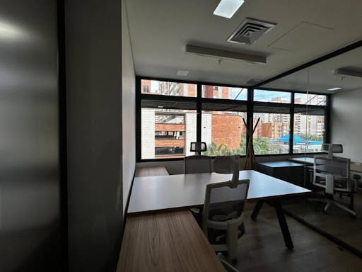 Oficina en venta en Los Colores, Medellín, 8 m² · foto 2 de 10