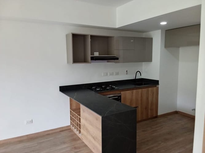 Apartamento de 2 alcobas en arriendo en Loma De San Jose, Sabaneta, 75 m² · foto 7 de 24
