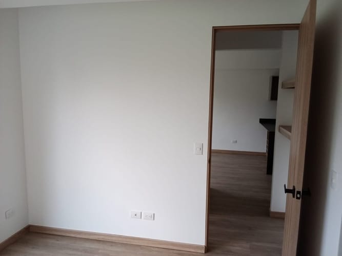 Apartamento de 2 alcobas en arriendo en Loma De San Jose, Sabaneta, 75 m² · foto 8 de 24