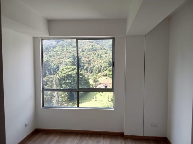Apartamento de 2 alcobas en arriendo en Loma De San Jose, Sabaneta, 75 m² · foto 10 de 24