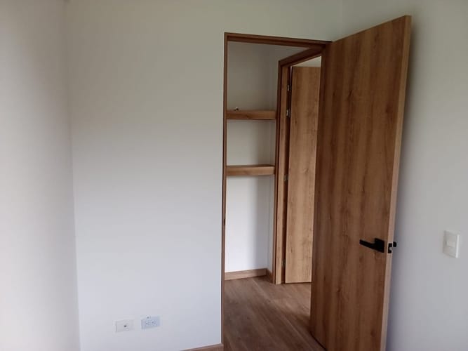 Apartamento de 2 alcobas en arriendo en Loma De San Jose, Sabaneta, 75 m² · foto 16 de 24