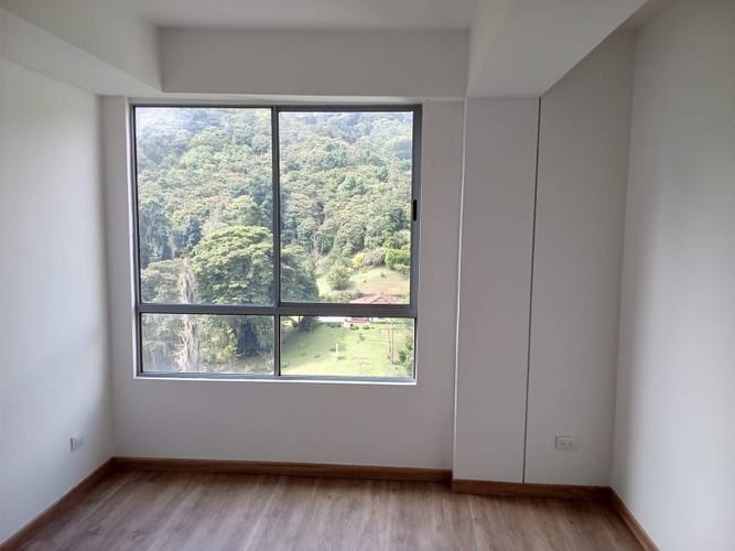 Apartamento de 2 alcobas en arriendo en Loma De San Jose, Sabaneta, 75 m² · foto 19 de 24