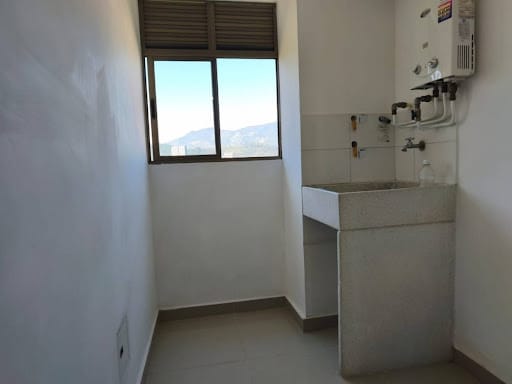 Apartamento de 3 alcobas en arriendo en Las Lomitas, Sabaneta, 73 m² · foto 5 de 17