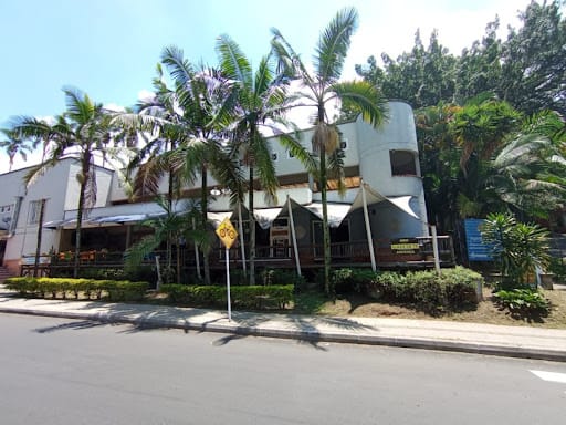 Local en arriendo en Las Cometas, Envigado, 170 m² · foto 2 de 18