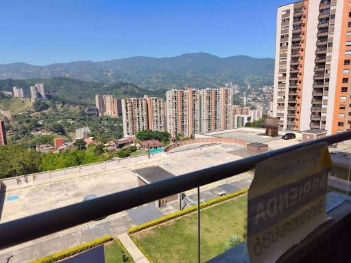 Apartamento de 3 alcobas en arriendo en Las Lomitas, Sabaneta, 73 m² · foto 16 de 17