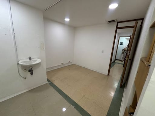 Consultorio en arriendo en Prado, Medellín, 31 m² · foto 3 de 9