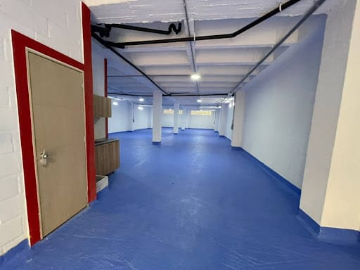 Bodega en arriendo en Cabecera San Antonio De Prado, Medellín, 320 m² · foto 2 de 18