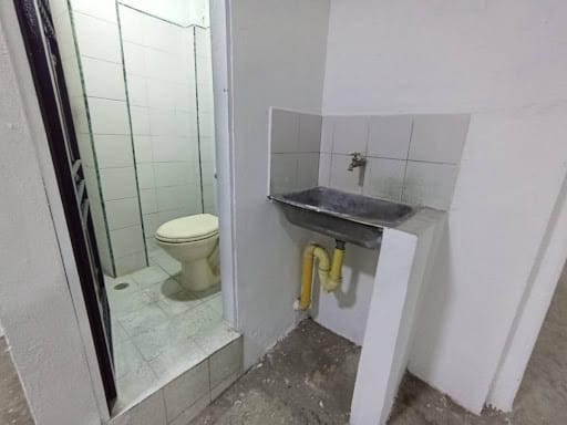 Bodega en arriendo en Trinidad, Medellín, 130 m² · foto 8 de 9